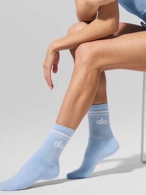 NWT ALO Yoga  Unisex Half-Crew Sock in Seashell Blue (Med - W 8-11.5)